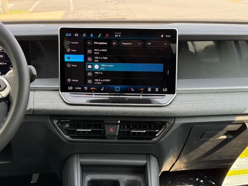 Volkswagen Tiguan Vehicle Full-screen Gallery Image 7