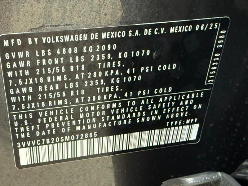 Volkswagen Taos Vehicle Full-screen Gallery Image 17