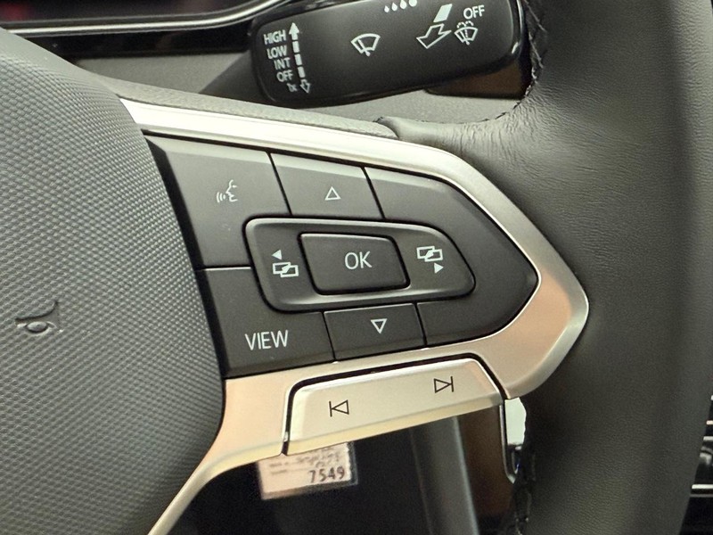 Volkswagen Jetta Vehicle Full-screen Gallery Image 12