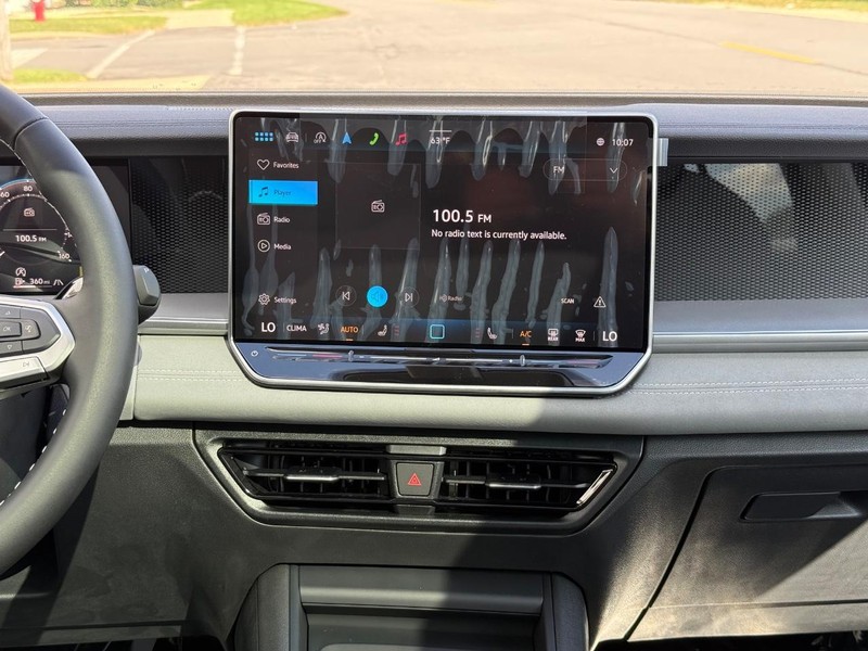 Volkswagen Tiguan Vehicle Full-screen Gallery Image 7