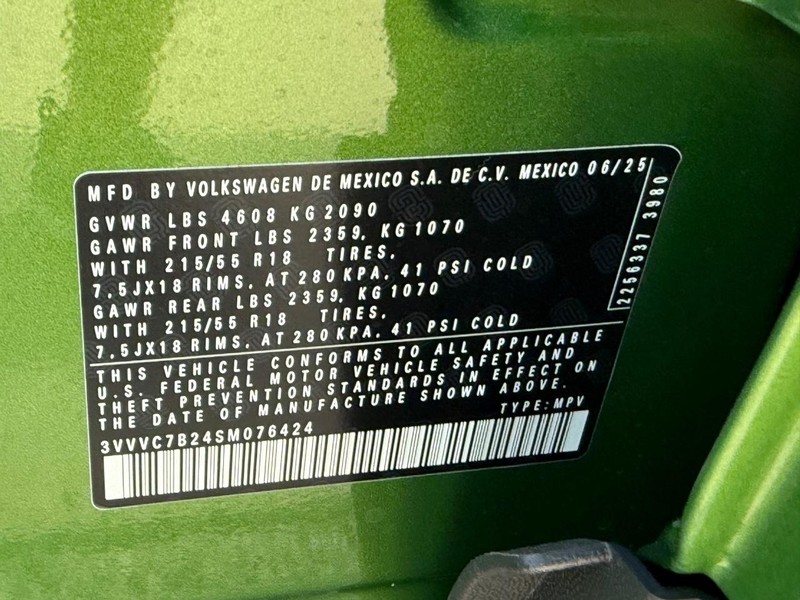 Volkswagen Taos Vehicle Full-screen Gallery Image 17