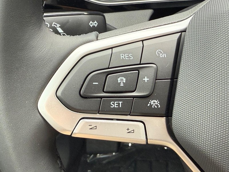 Volkswagen Jetta Vehicle Full-screen Gallery Image 10