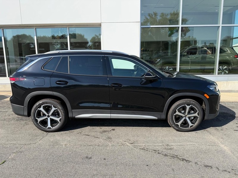 Volkswagen Tiguan Vehicle Full-screen Gallery Image 2