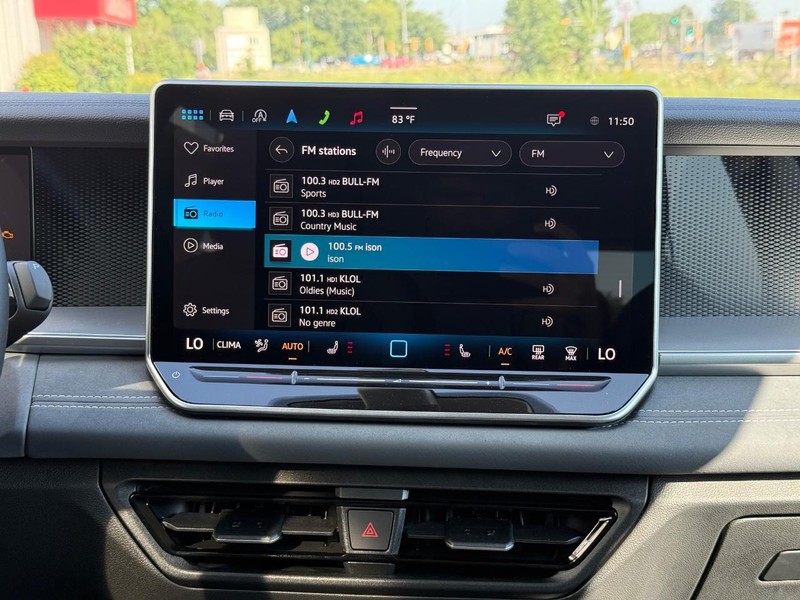 Volkswagen Tiguan Vehicle Full-screen Gallery Image 6