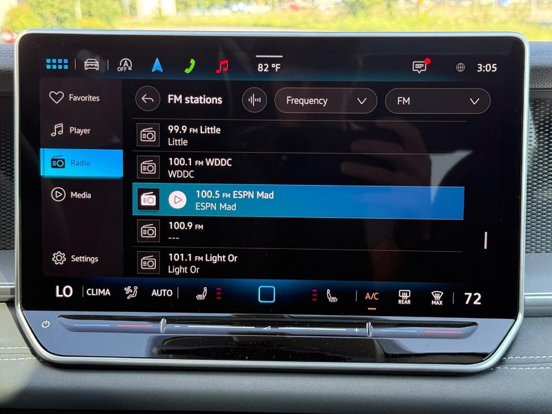 Volkswagen Tiguan Vehicle Full-screen Gallery Image 6