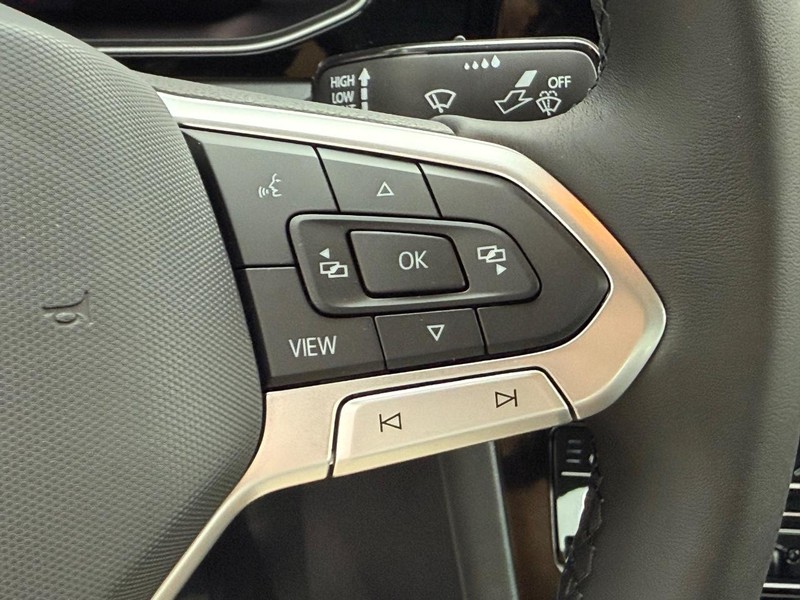 Volkswagen Jetta Vehicle Full-screen Gallery Image 12