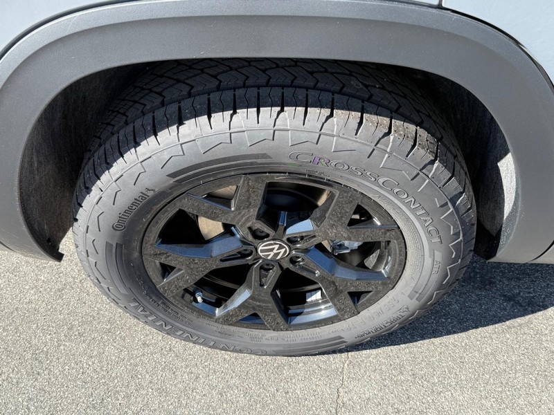 Volkswagen Atlas Vehicle Full-screen Gallery Image 4