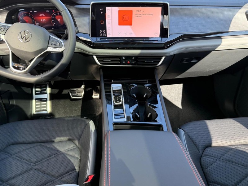 Volkswagen Atlas Vehicle Full-screen Gallery Image 6