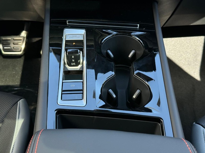 Volkswagen Atlas Vehicle Full-screen Gallery Image 8