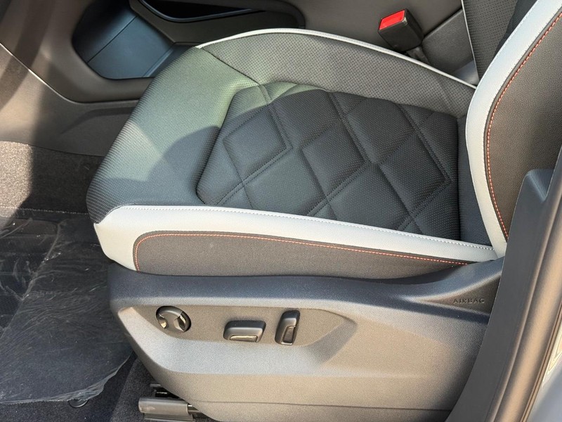 Volkswagen Atlas Vehicle Full-screen Gallery Image 16