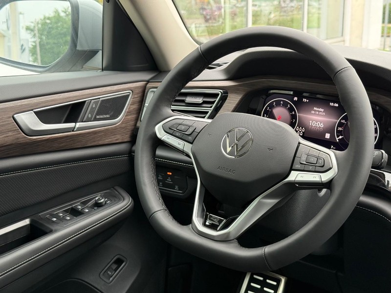 Volkswagen Atlas Vehicle Full-screen Gallery Image 9
