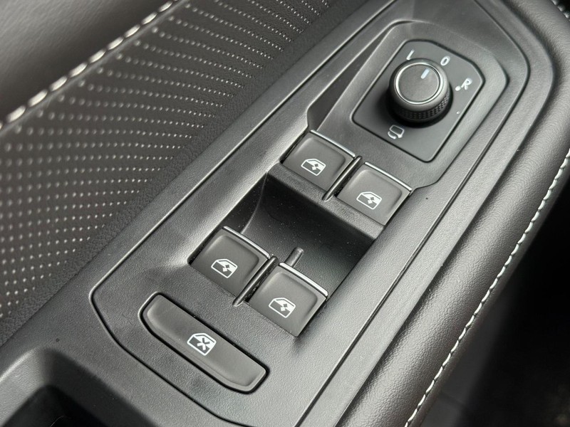 Volkswagen Atlas Vehicle Full-screen Gallery Image 15