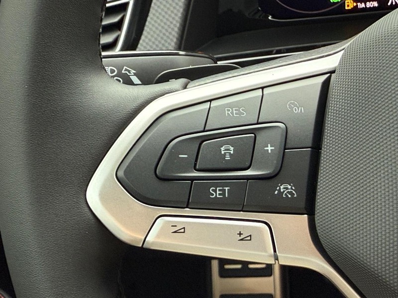 Volkswagen Atlas Vehicle Full-screen Gallery Image 10