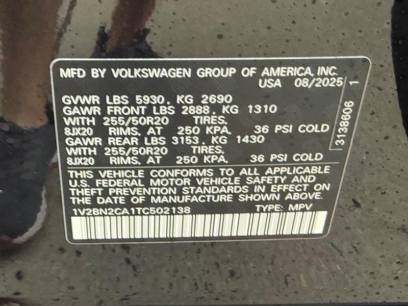 Volkswagen Atlas Vehicle Full-screen Gallery Image 17