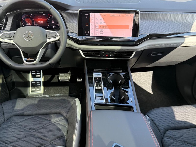 Volkswagen Atlas Vehicle Full-screen Gallery Image 7