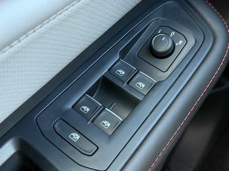 Volkswagen Atlas Vehicle Full-screen Gallery Image 16