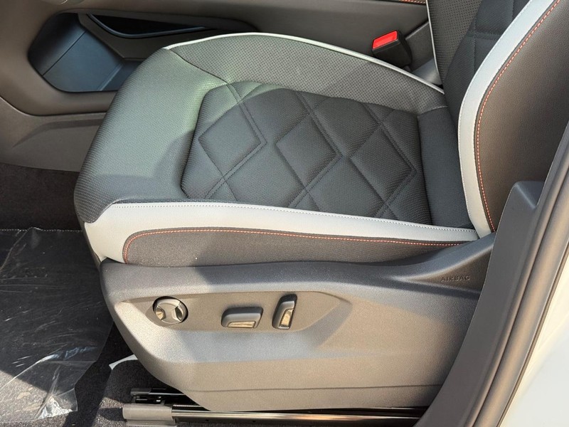 Volkswagen Atlas Vehicle Full-screen Gallery Image 17