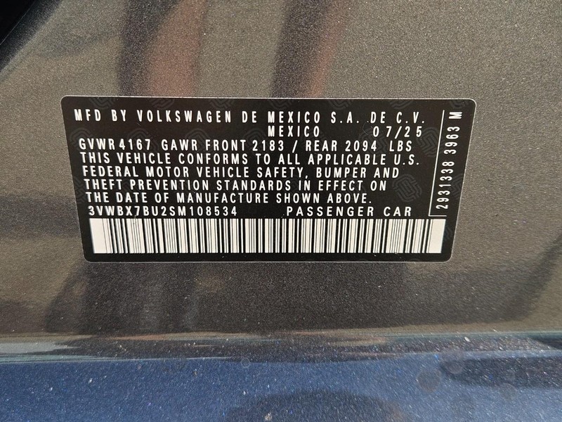 Volkswagen Jetta Vehicle Full-screen Gallery Image 17