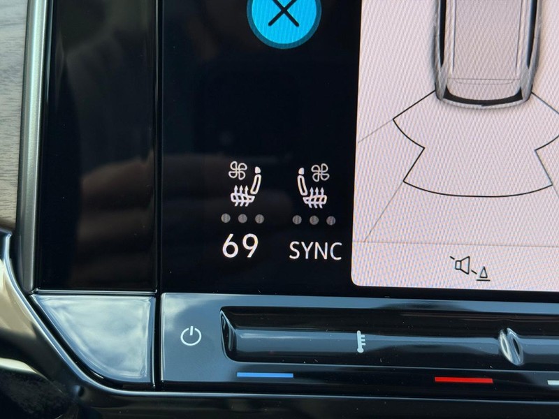 Volkswagen Atlas Vehicle Full-screen Gallery Image 15