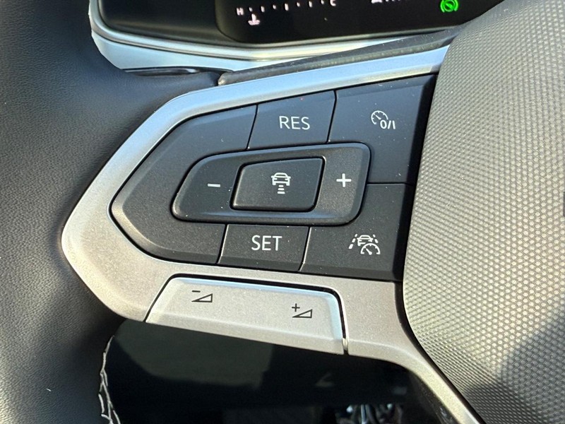 Volkswagen Taos Vehicle Full-screen Gallery Image 10