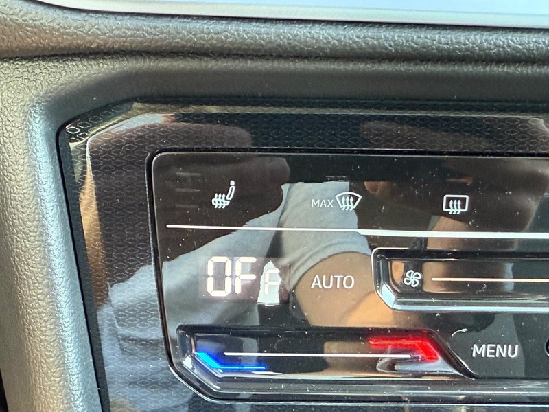 Volkswagen Taos Vehicle Full-screen Gallery Image 13