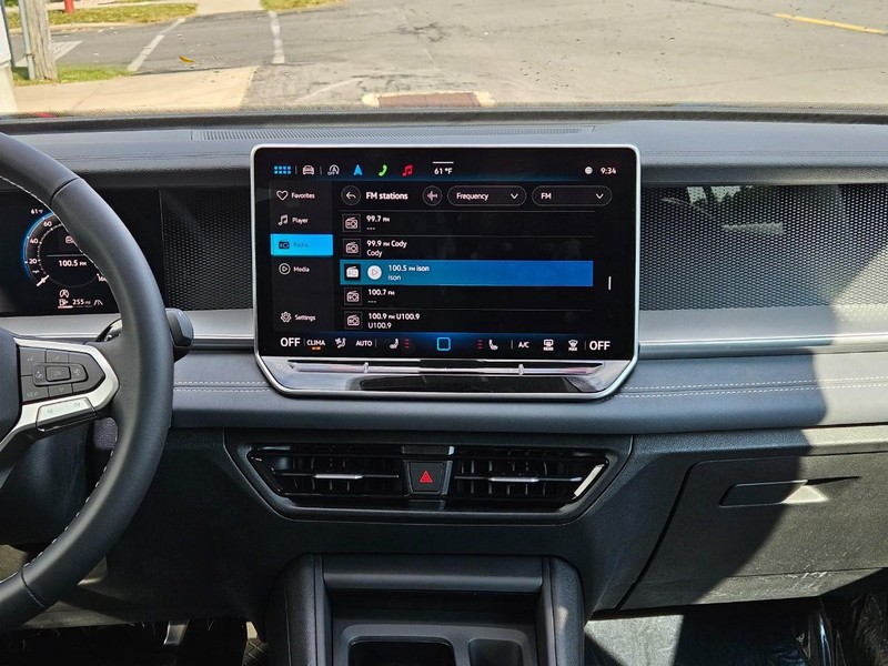 Volkswagen Tiguan Vehicle Full-screen Gallery Image 7