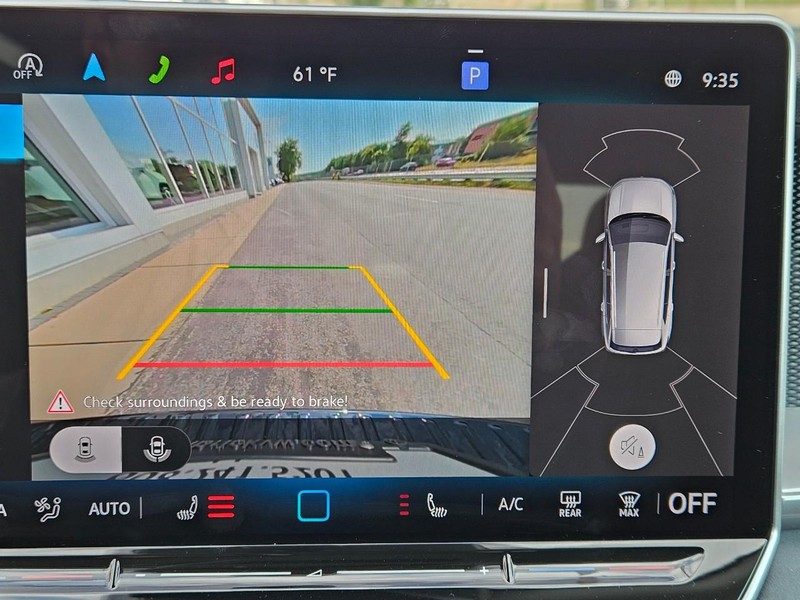 Volkswagen Tiguan Vehicle Full-screen Gallery Image 13