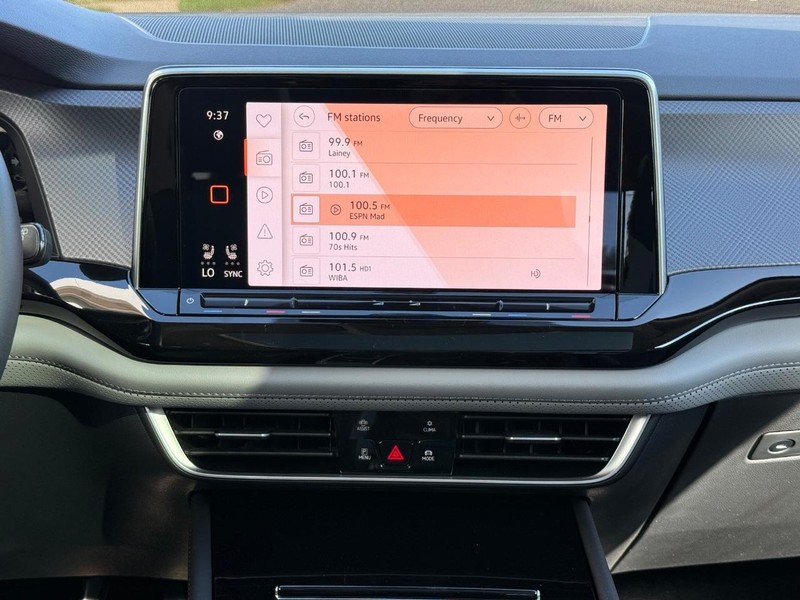 Volkswagen Atlas Vehicle Full-screen Gallery Image 8