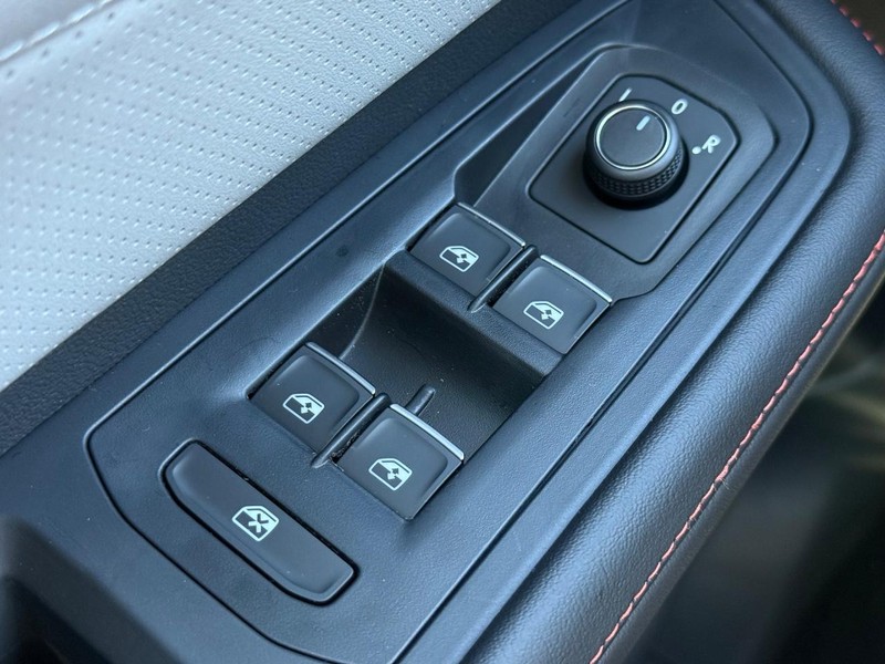 Volkswagen Atlas Vehicle Full-screen Gallery Image 17