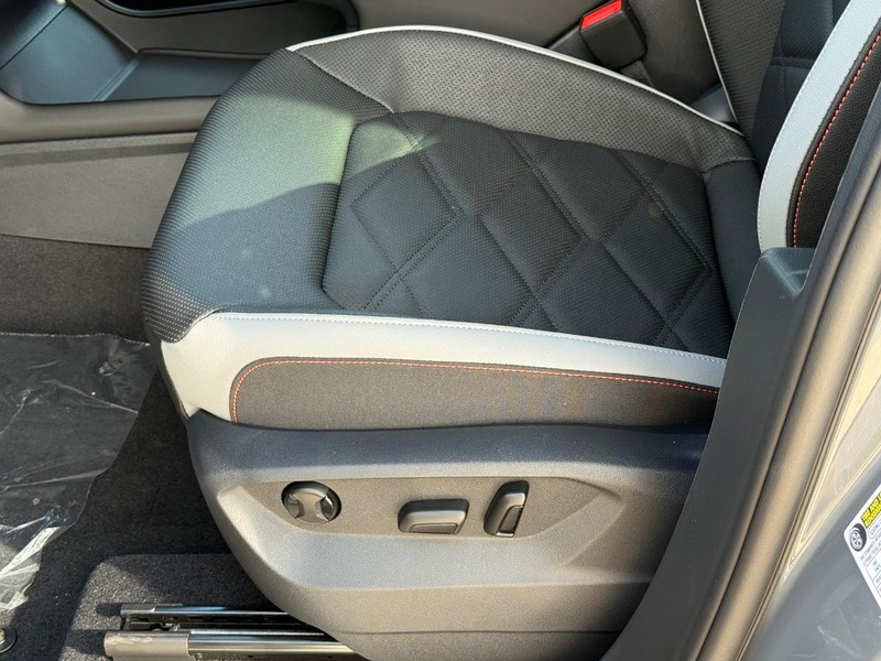 Volkswagen Atlas Vehicle Full-screen Gallery Image 18