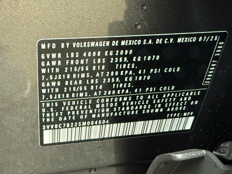 Volkswagen Taos Vehicle Full-screen Gallery Image 17