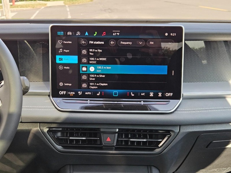 Volkswagen Tiguan Vehicle Full-screen Gallery Image 7