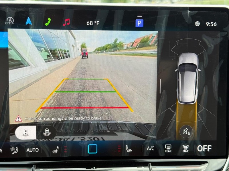 Volkswagen Tiguan Vehicle Full-screen Gallery Image 13