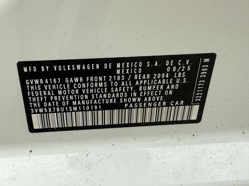 Volkswagen Jetta Vehicle Full-screen Gallery Image 16