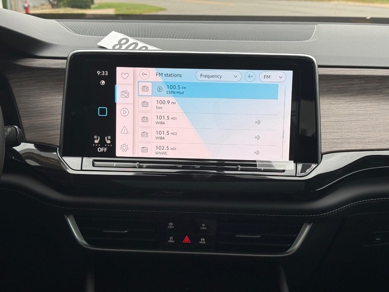 Volkswagen Atlas Vehicle Full-screen Gallery Image 9