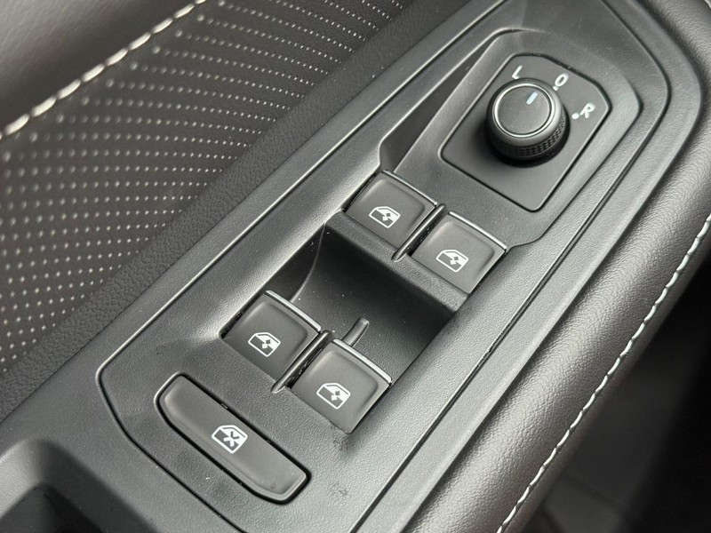 Volkswagen Atlas Vehicle Full-screen Gallery Image 17