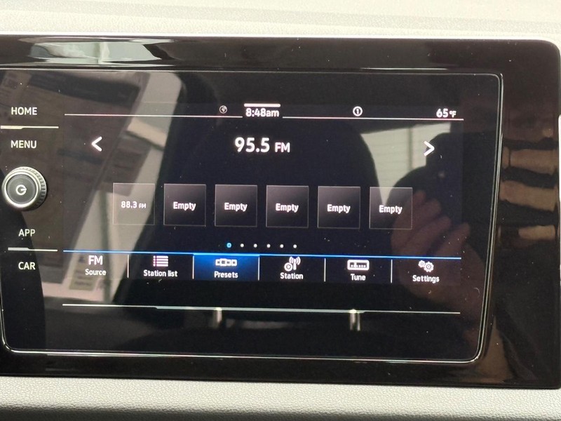 Volkswagen Jetta Vehicle Full-screen Gallery Image 6