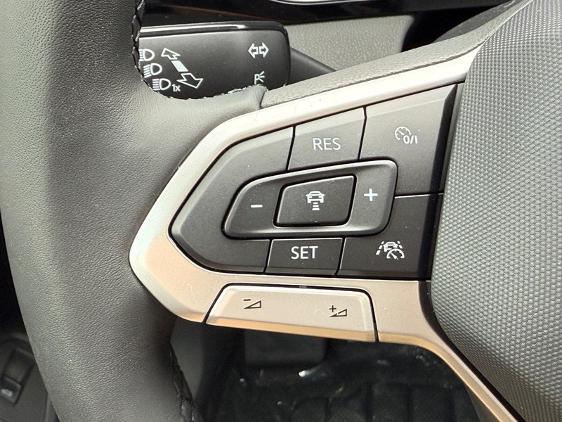 Volkswagen Jetta Vehicle Full-screen Gallery Image 10