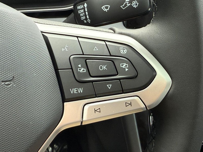 Volkswagen Jetta Vehicle Full-screen Gallery Image 12