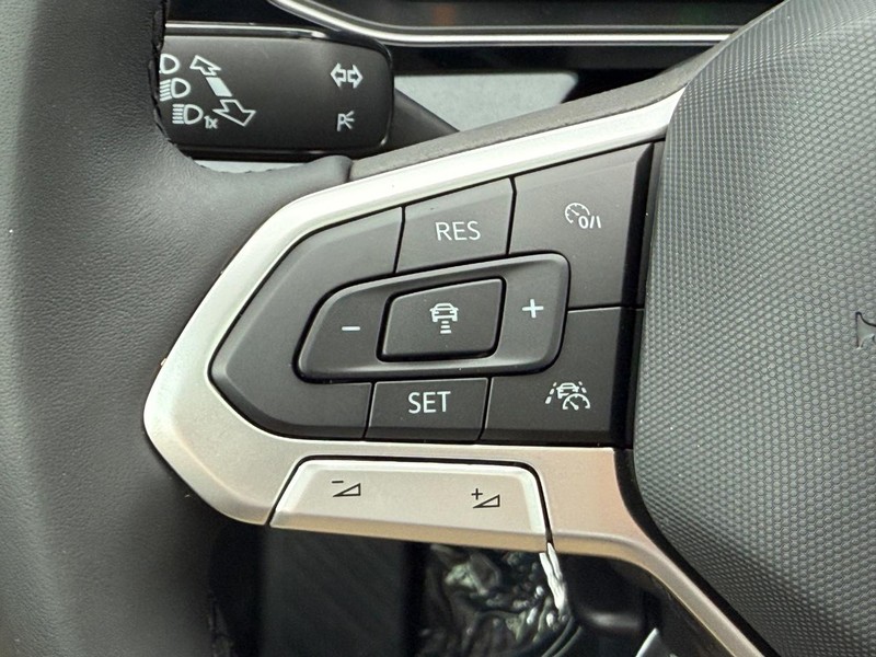 Volkswagen Jetta Vehicle Full-screen Gallery Image 10