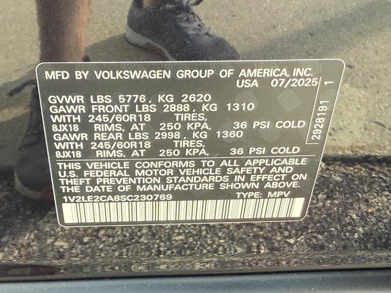 Volkswagen Atlas Cross Sport Vehicle Full-screen Gallery Image 17