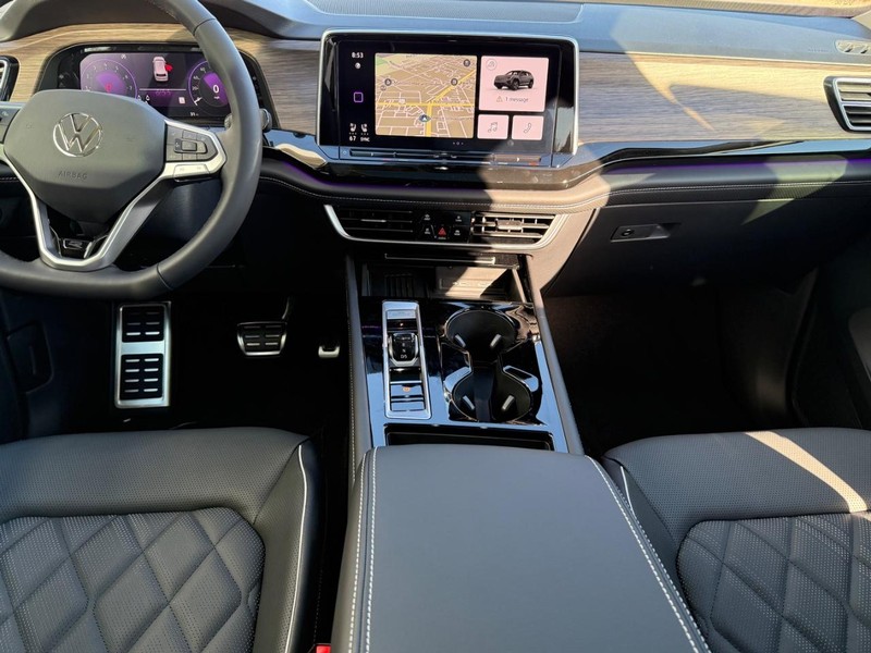 Volkswagen Atlas Vehicle Full-screen Gallery Image 6