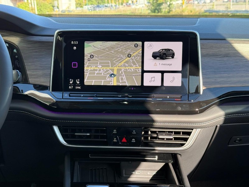 Volkswagen Atlas Vehicle Full-screen Gallery Image 7