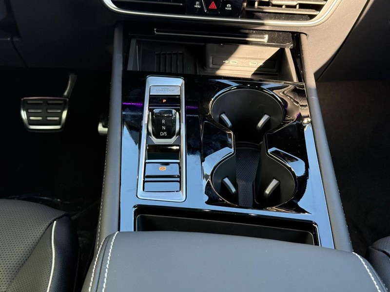 Volkswagen Atlas Vehicle Full-screen Gallery Image 8