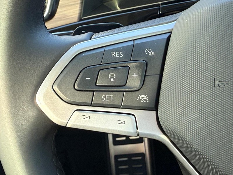 Volkswagen Atlas Vehicle Full-screen Gallery Image 11