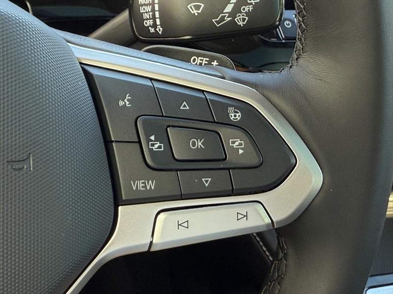 Volkswagen Atlas Vehicle Full-screen Gallery Image 12