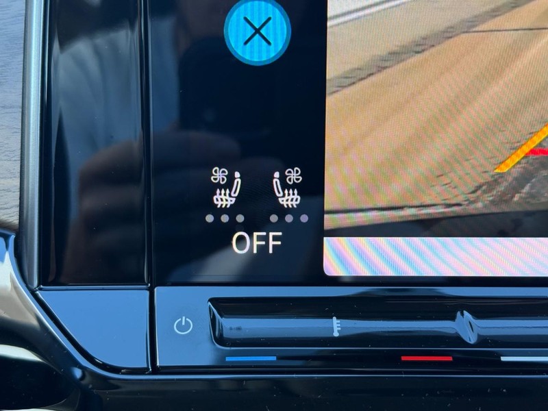 Volkswagen Atlas Vehicle Full-screen Gallery Image 15