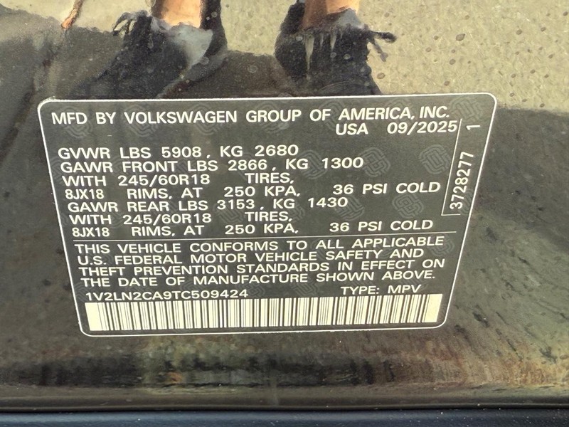 Volkswagen Atlas Vehicle Full-screen Gallery Image 18