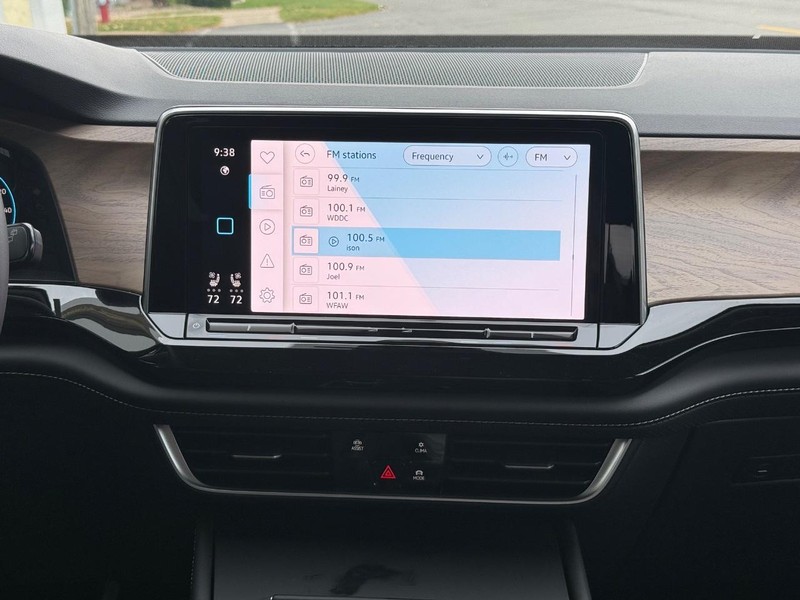 Volkswagen Atlas Vehicle Full-screen Gallery Image 8