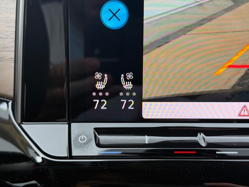 Volkswagen Atlas Vehicle Full-screen Gallery Image 15